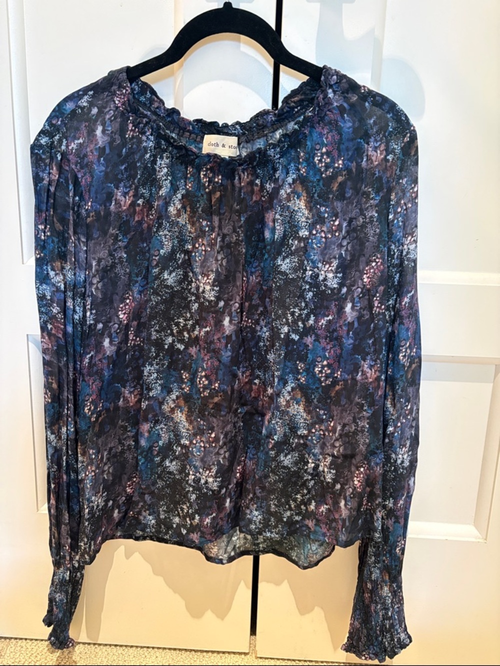 Cloth & Stone Navy Floral Long-Sleeve Blouse